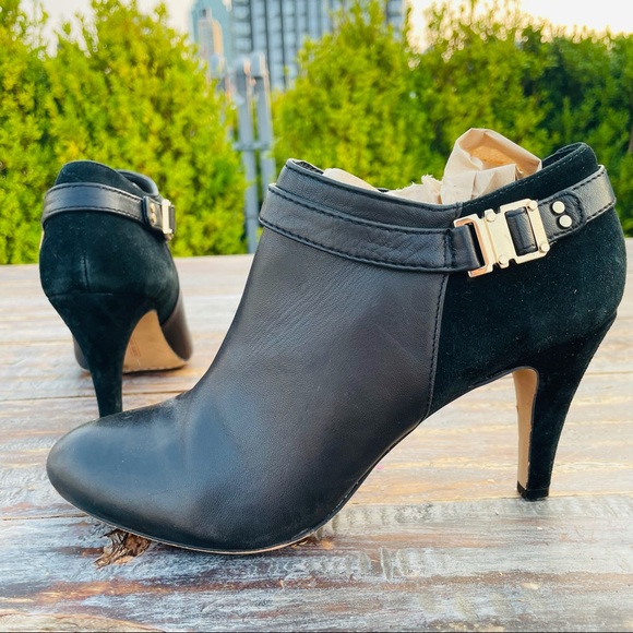 Vince Camuto Leather Suede Cut Out Heels Crop Booties - Picture 5 of 16